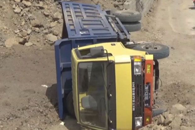 Tak Kuat Menanjak Truk...