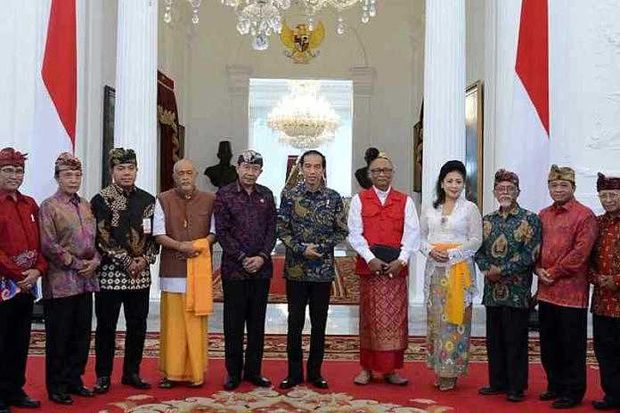Temui Jokowi di Istana,...
