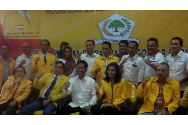 Daftar di Golkar, Febuar...