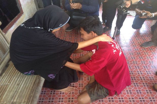 Pembunuh Istri Bersujud...