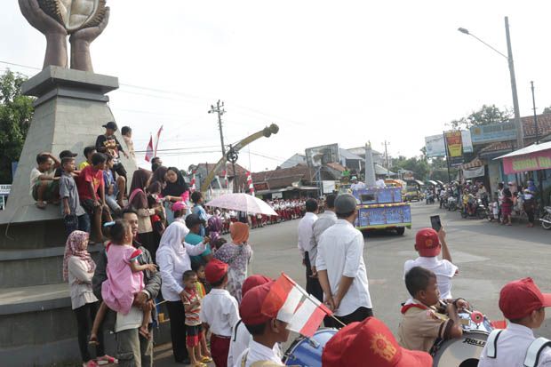 Warga Pekalongan Antusias...