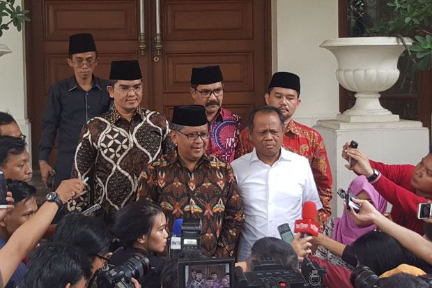 Bawa Titipan Megawati,...