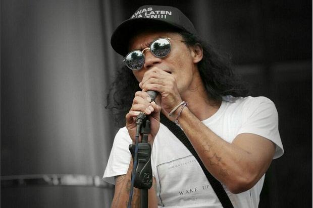 Kaka Slank Nikmati Surga...