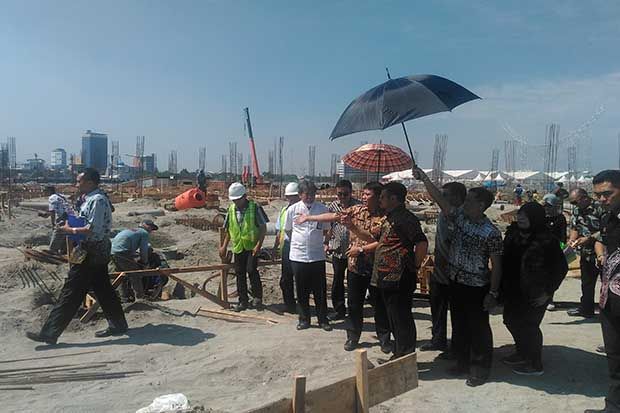 Gubernur Awasi Progres...