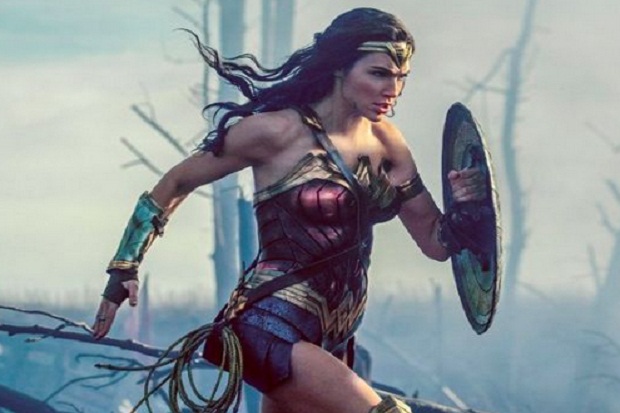 Gal Gadot Jadi Wonder...