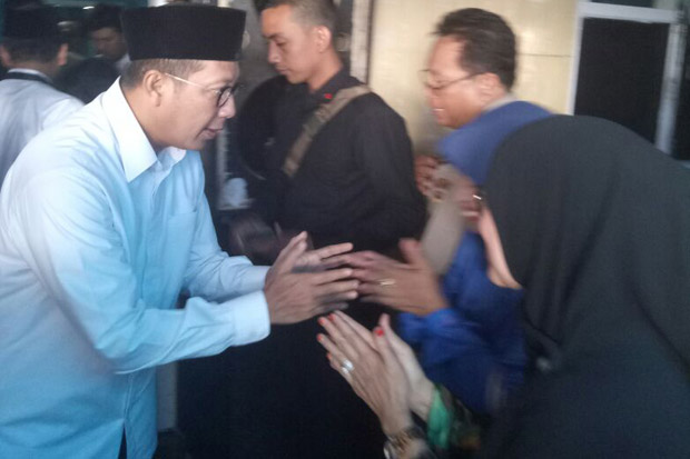 Sambangi Keluarga Joya,...