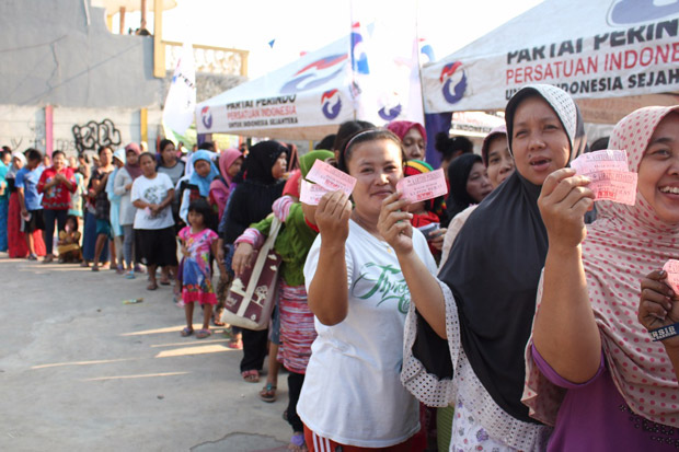 Partai Perindo Salurkan...