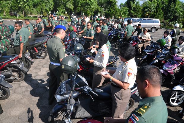 Ribuan Kendaraan Prajurit...