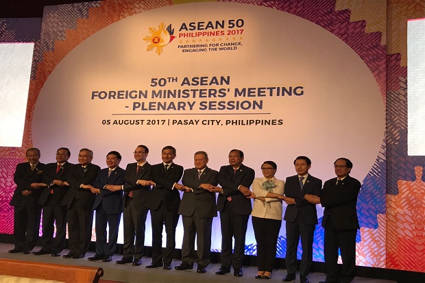 Menlu ASEAN Nyatakan...
