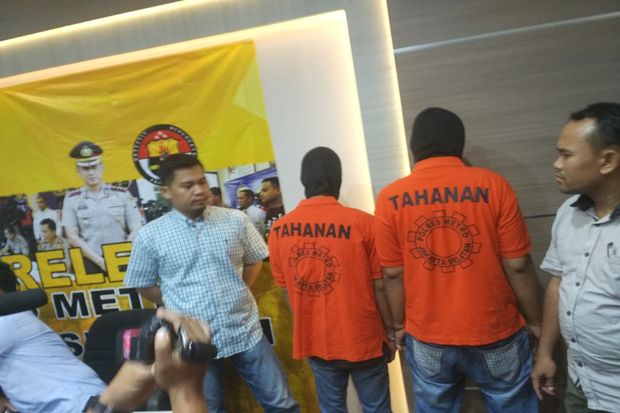 Beraksi di Tebet, Dua...