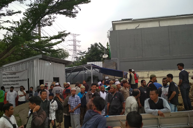Izin Lengkap, Pengurus...