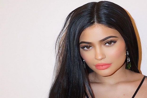 Genap 20 Tahun, Kylie...