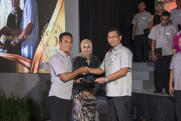 Semen Indonesia Beri...