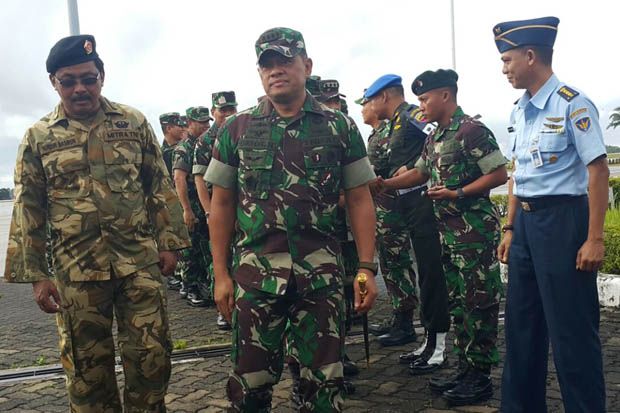 Panglima TNI Tinjau...