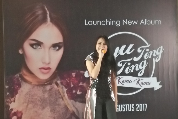 Ayu Ting Ting Kenalkan...