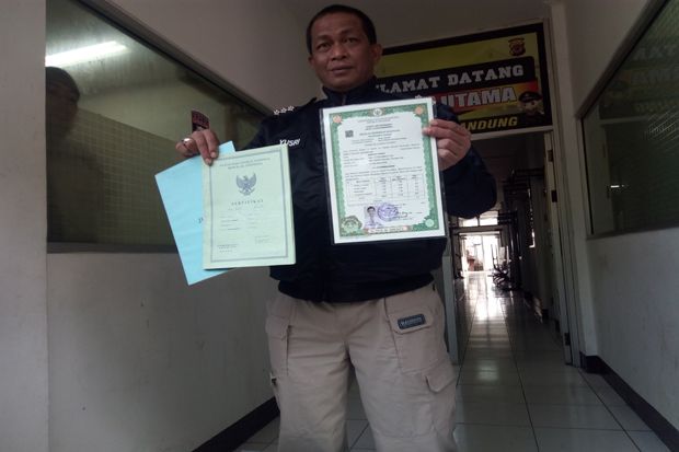 Sindikat Pemalsu Dokumen...