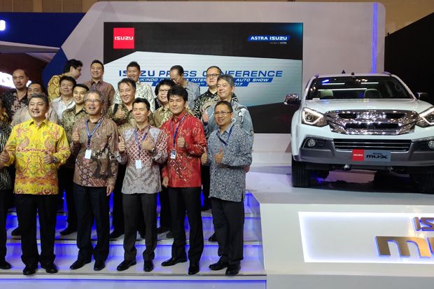 Isuzu Boyong Jajaran...