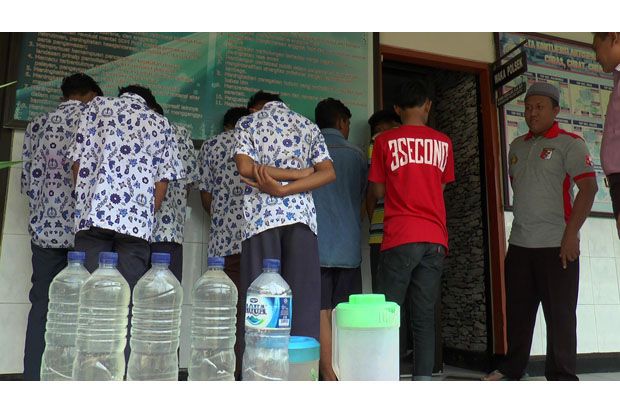 8 Pelajar SMP Ini Pesta...