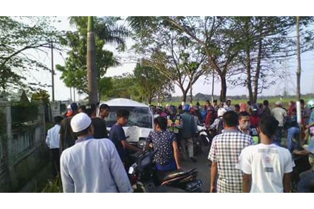 Pikap Mengangkut Puluhan...