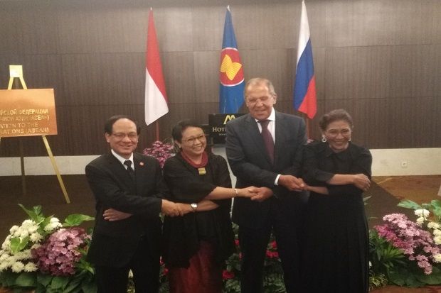 Menlu Lavrov Buka Kantor...