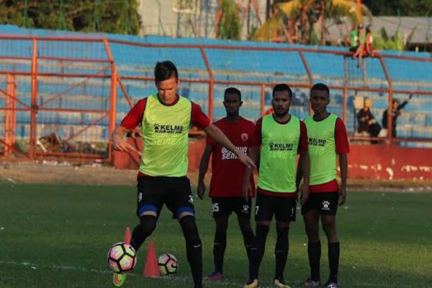 Dibawa PSM ke Lamongan,...