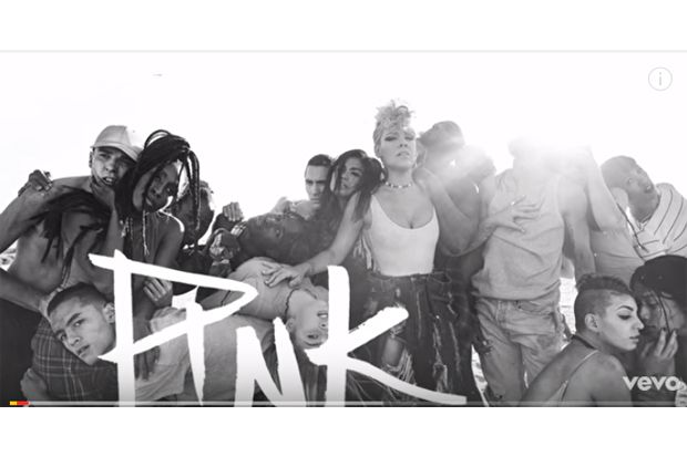 Pink Keluarkan Album...