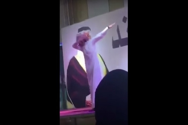 Menari Dabbing di Panggung,...