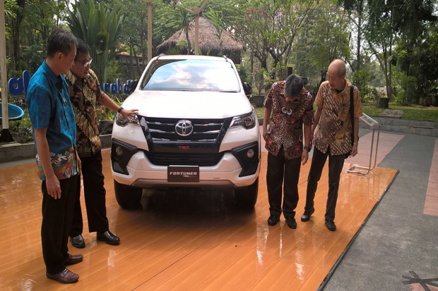 Toyota Fortuner Bidik...