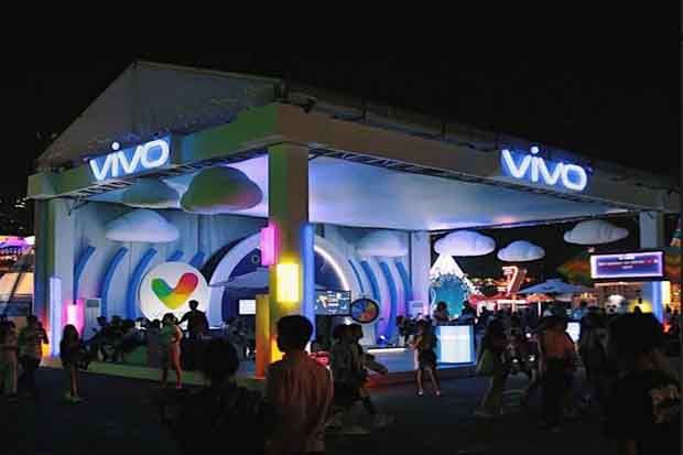 Rebut Pasar Milenial,...