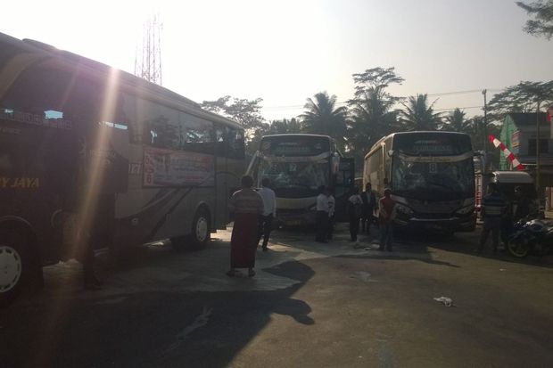 4 Bus Rombongan Calon...