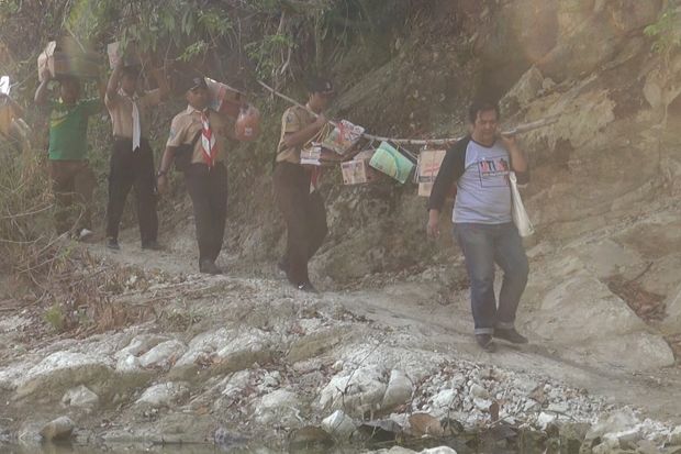 Menyusuri Hutan dan...
