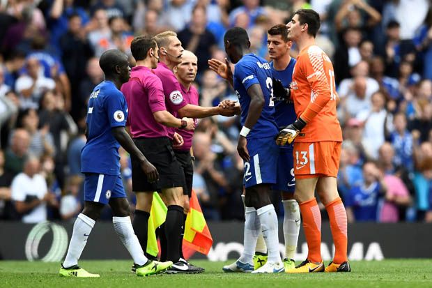 Bermain 9 Orang, Chelsea...