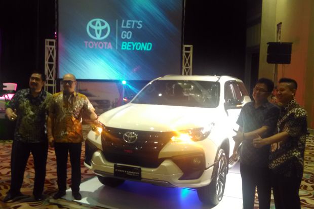 Toyota Fortuner Pimpin...