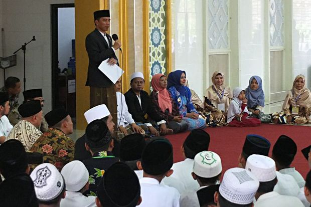 Jokowi Ajak Santri Jaga...