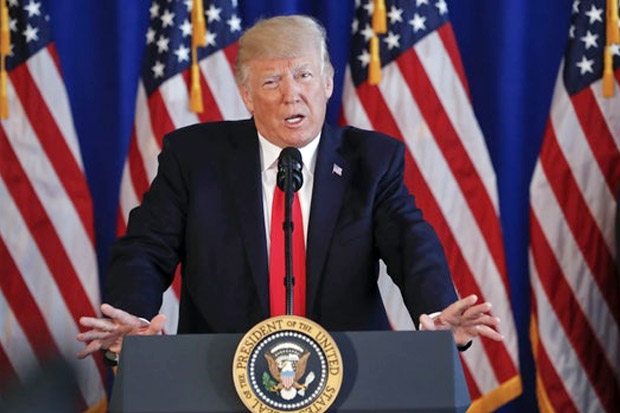 Trump Kecam Bentrokan...