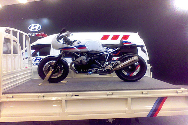 BMW R NineT Racer Digendong...