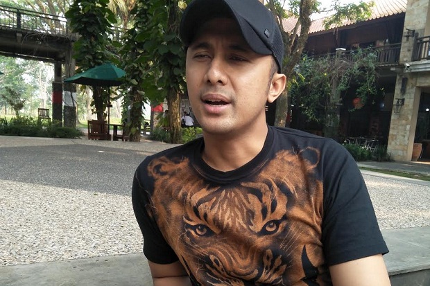 Hengky Kurniawan Prihatin...
