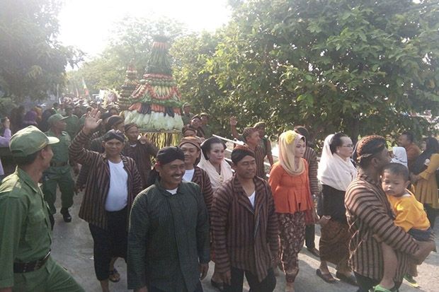 Kirab Gunungan Sedekah...
