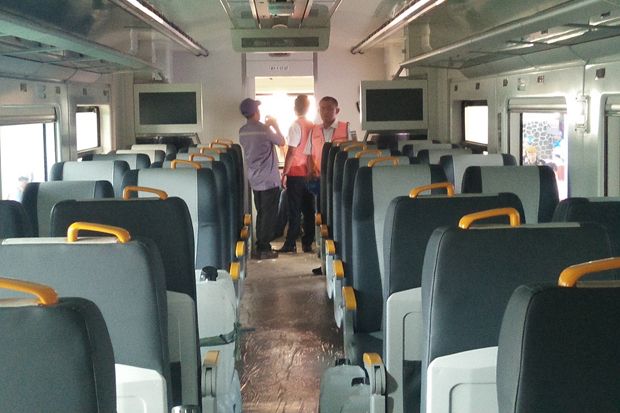 Kereta Api Bandara Soetta...