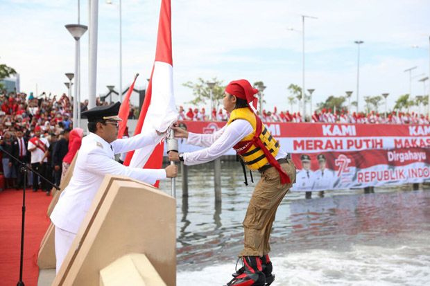 Hari Kemerdekaan, Merah...
