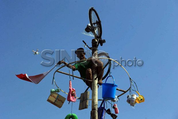 Panjat Pinang Berbuah...