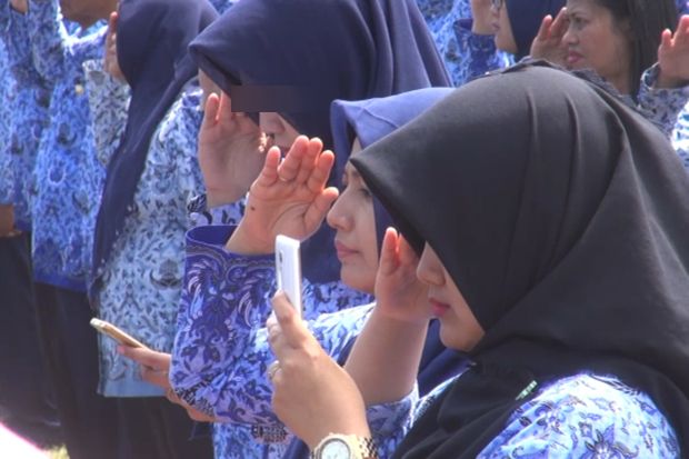 Tangan Kanan Hormat...