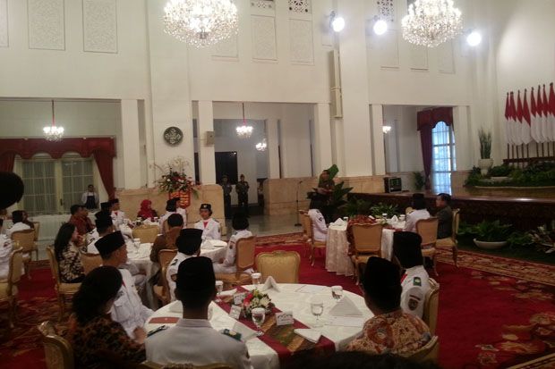 Jokowi Gelar Silaturahmi...