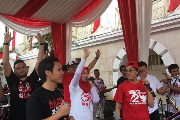 Sri Mulyani Nyanyikan...