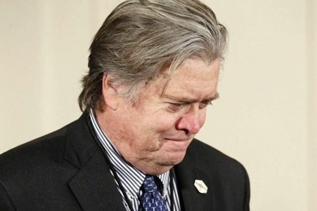 Trump Pecat Steve Bannon...