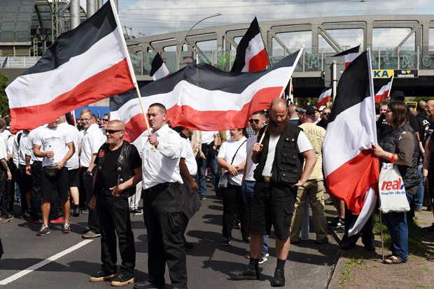 Lebih dari 500 Neo-Nazi...
