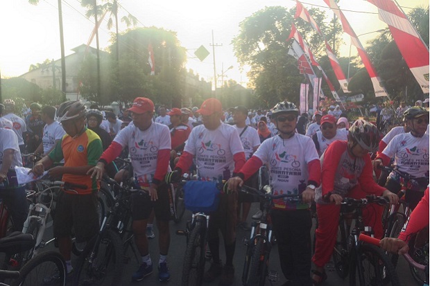 Warga Madiun Rayakan...