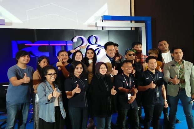 Ceu Yoyoh, Tuti dan...