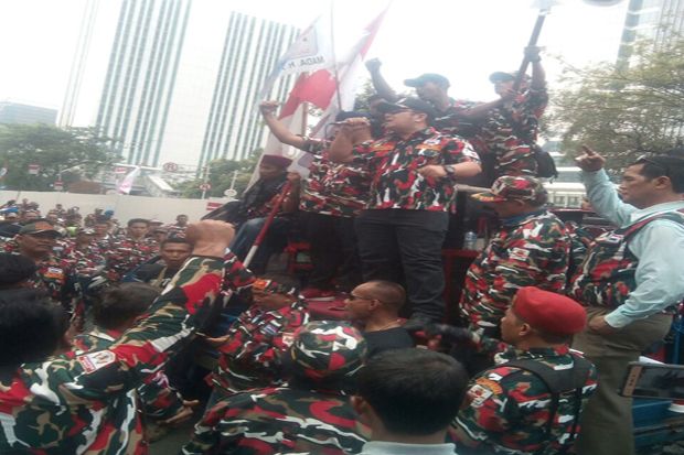 Bendera Dilecehkan,...