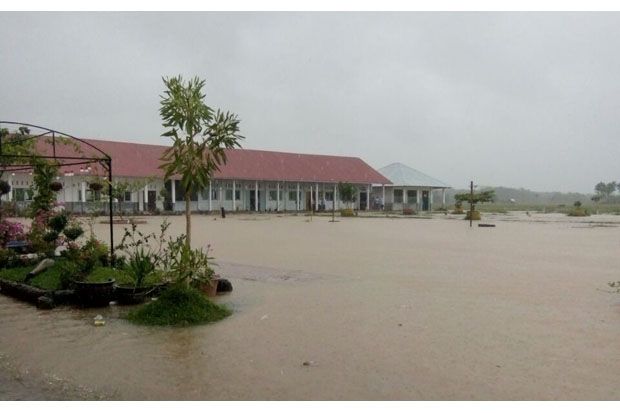Ratusan Rumah di Padang...